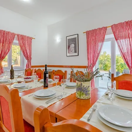 Villa Flying Stars Luxury Stone Family-friendly *