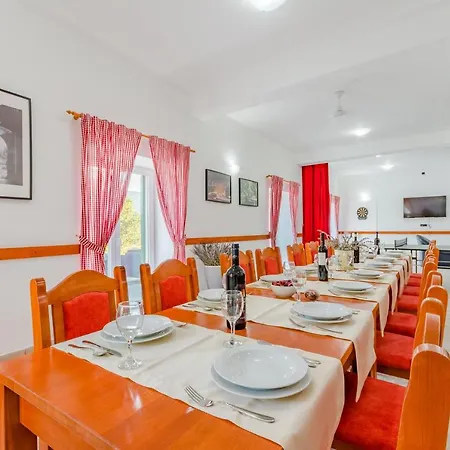 Villa Flying Stars Luxury Stone Family-friendly Trolokve