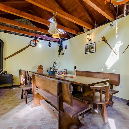 Flying Stars Luxury Stone Family-friendly Villa